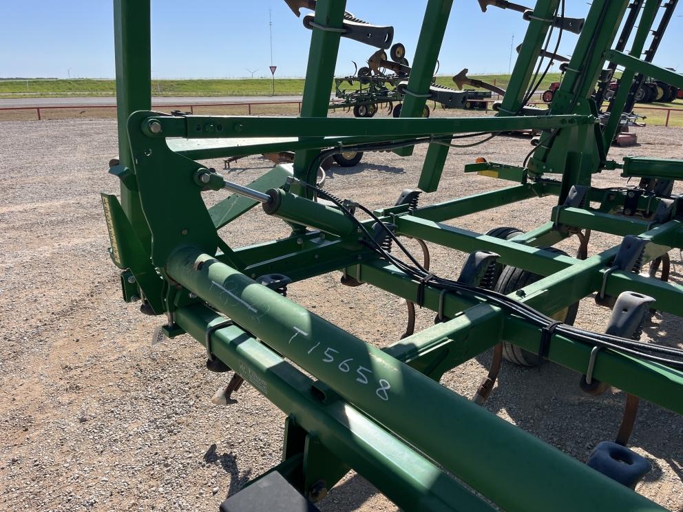 Image for 2013 John Deere 2210