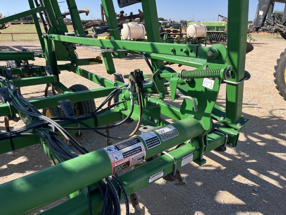 Image for 2013 John Deere 2210