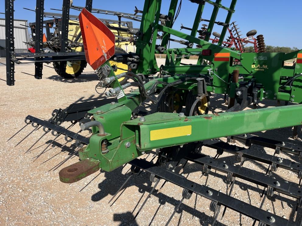 Image for 2013 John Deere 2210