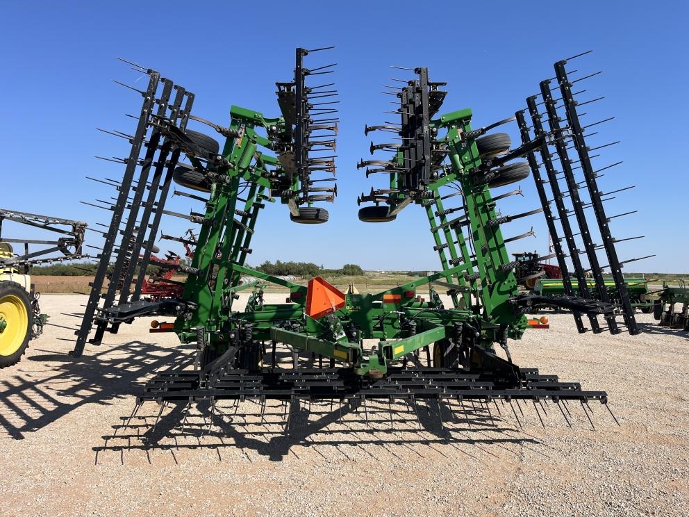 Image for 2013 John Deere 2210