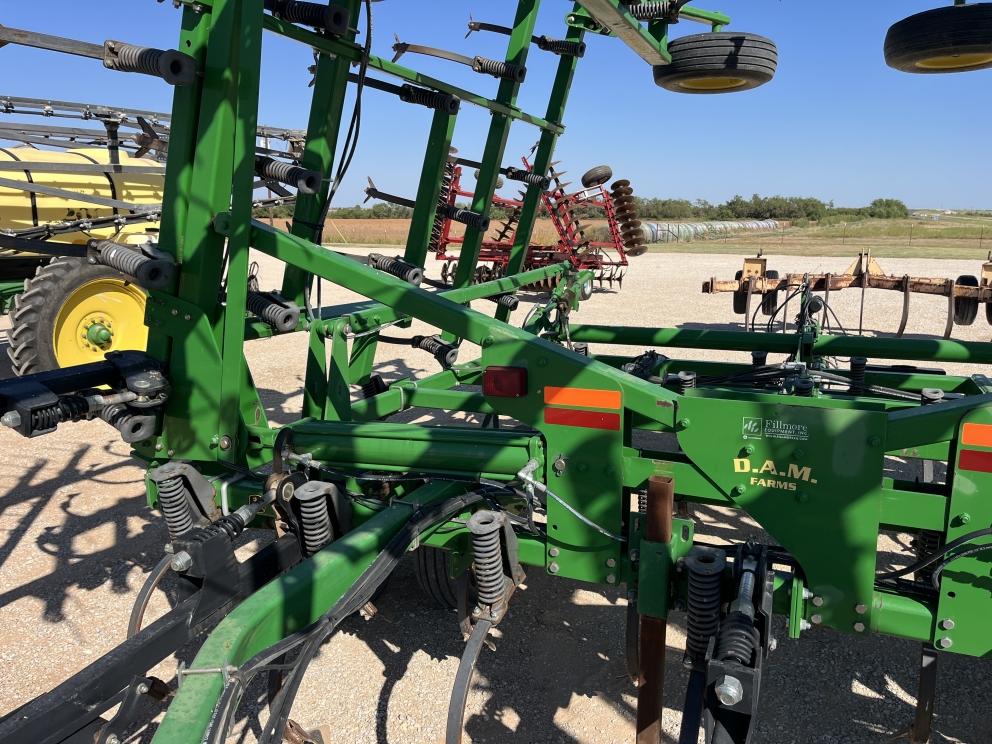 Image for 2013 John Deere 2210