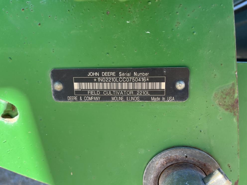 Image for 2013 John Deere 2210