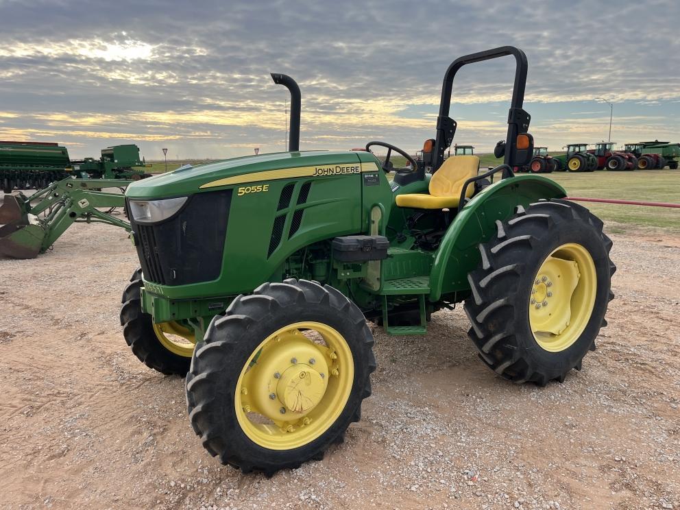 Image for 2015 John Deere 5055E