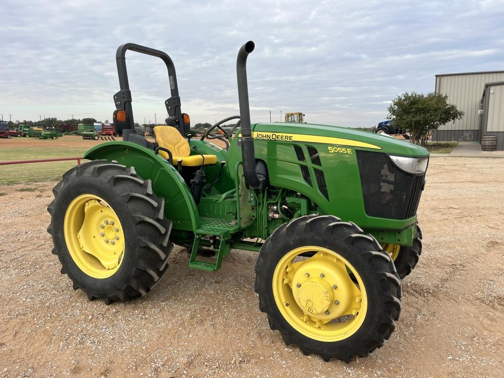Image for 2015 John Deere 5055E