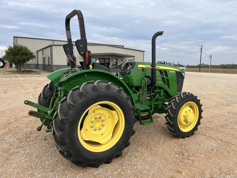 Image for 2015 John Deere 5055E