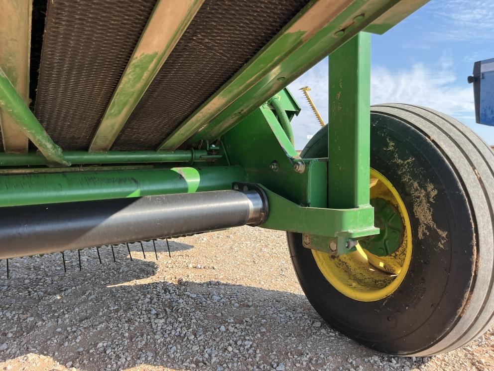 Image for 2007 John Deere 568