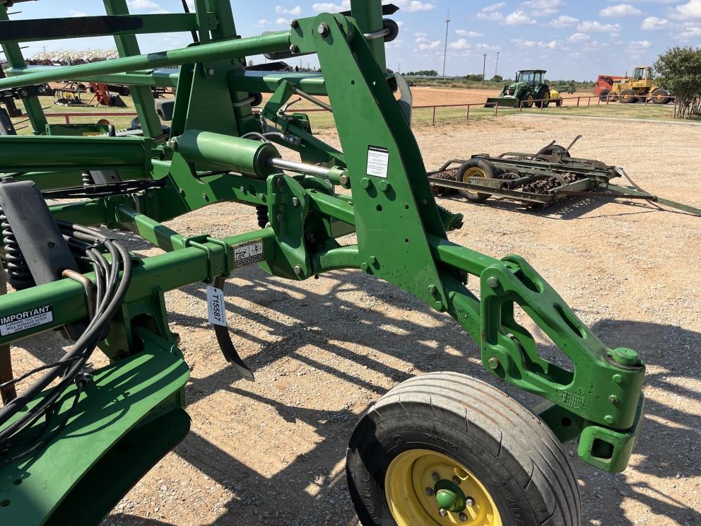 Image for 2011 John Deere 2410