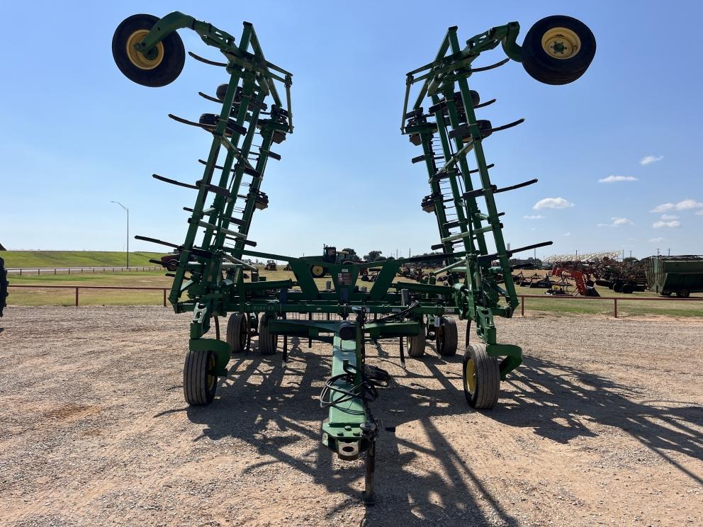 Image for 2011 John Deere 2410