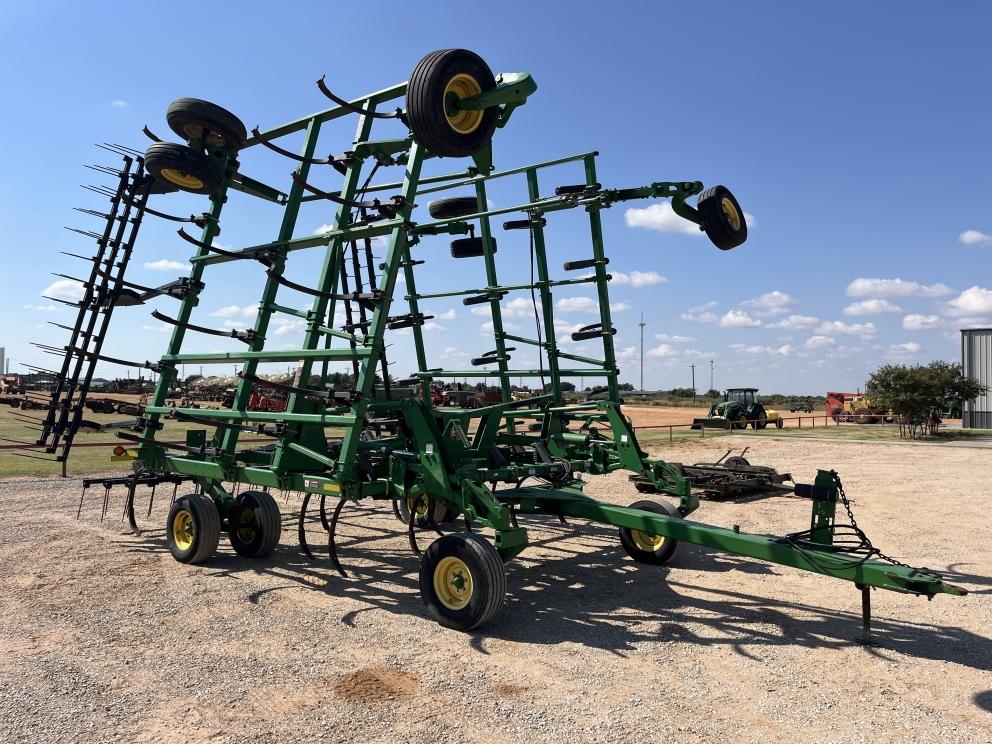 Image for 2011 John Deere 2410