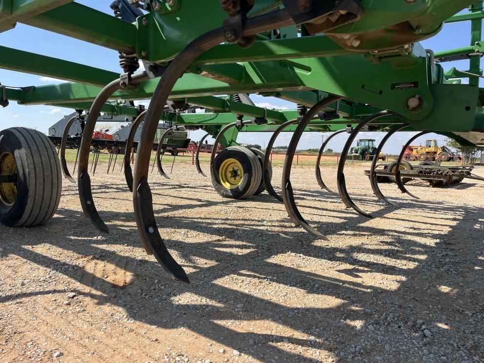 Image for 2011 John Deere 2410