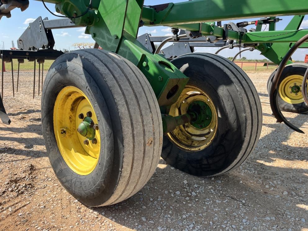 Image for 2011 John Deere 2410