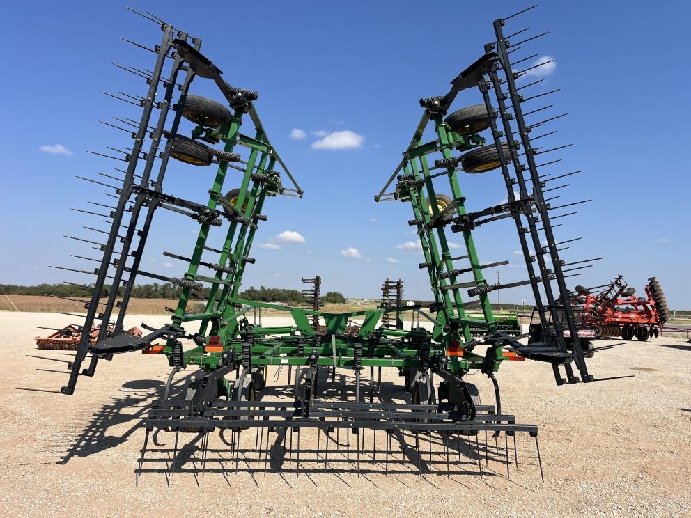 Image for 2011 John Deere 2410