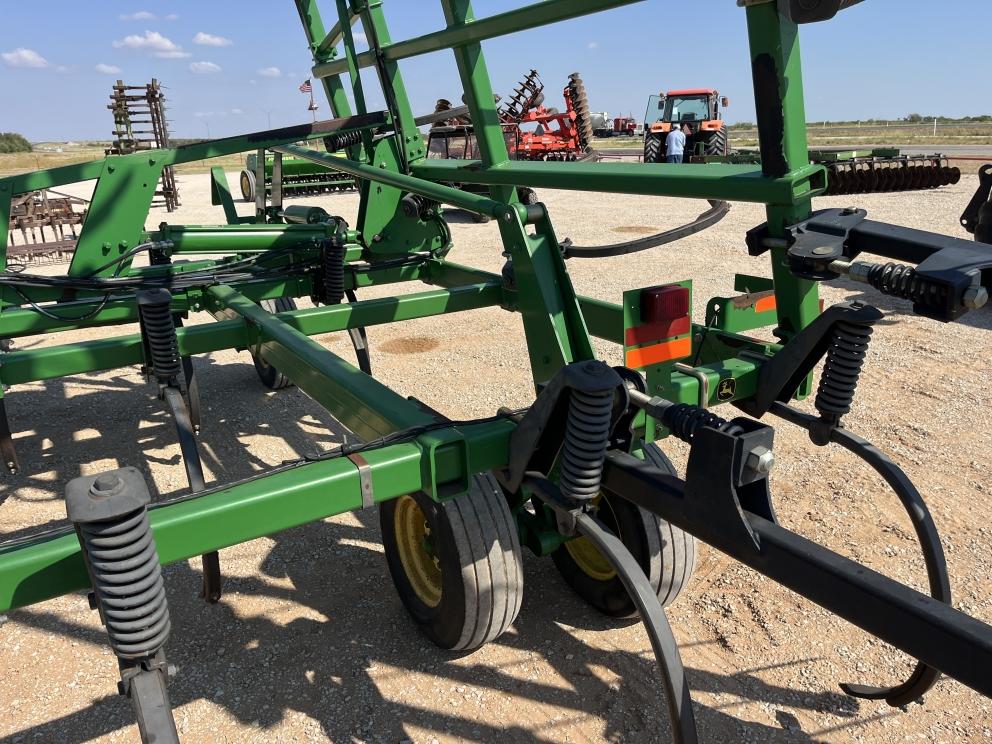 Image for 2011 John Deere 2410