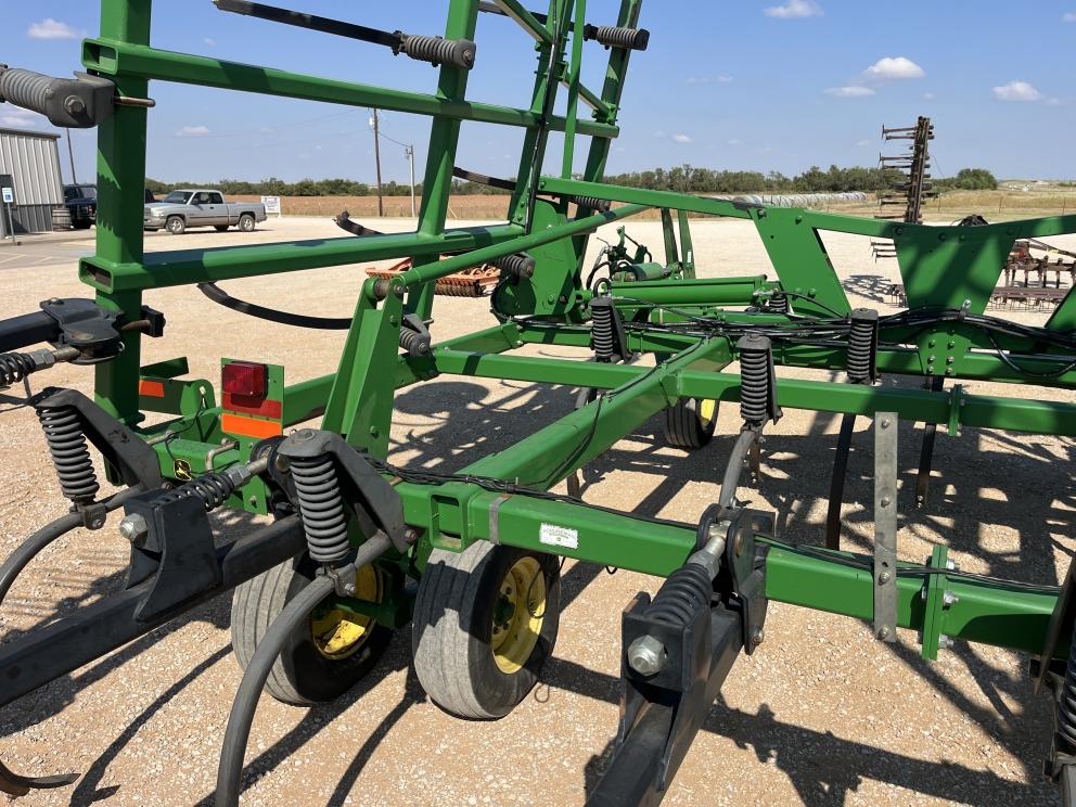 Image for 2011 John Deere 2410