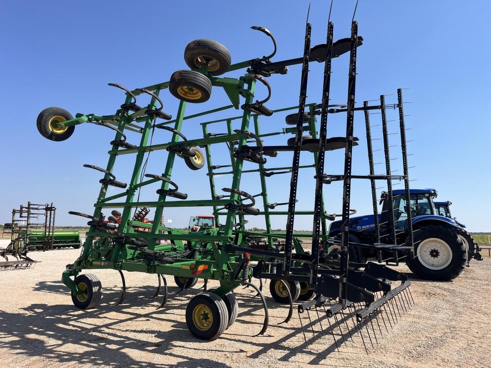 Image for 2011 John Deere 2410