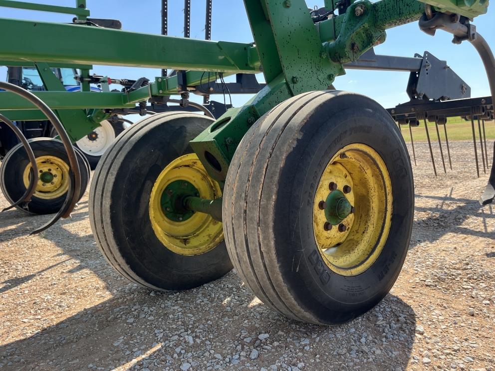 Image for 2011 John Deere 2410