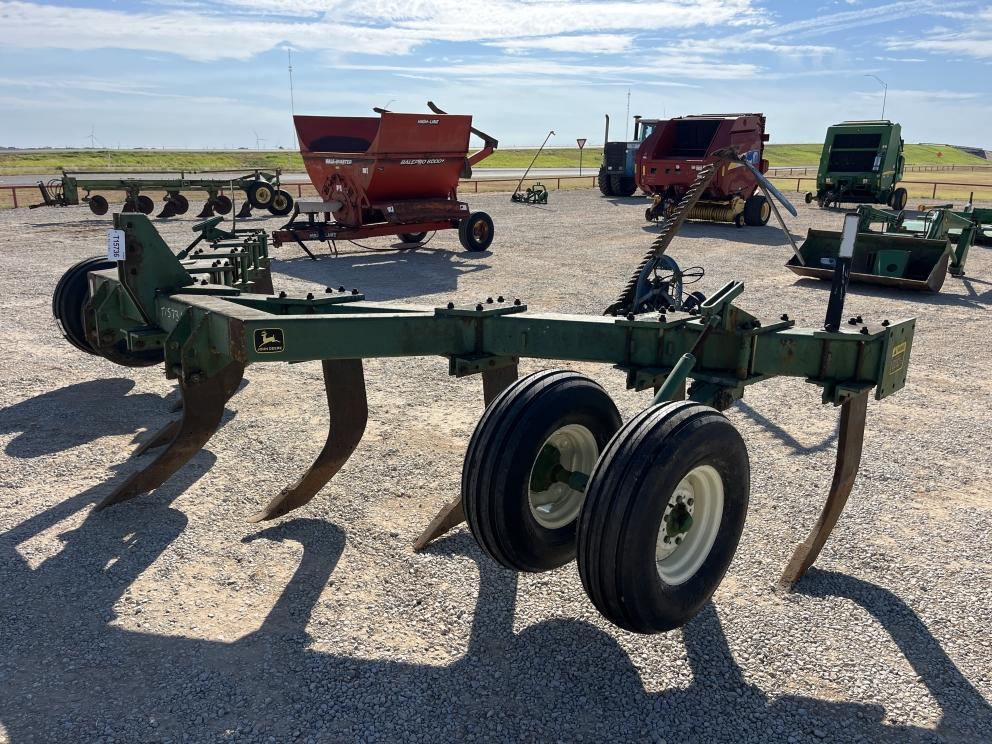 Image for 1991 John Deere 915