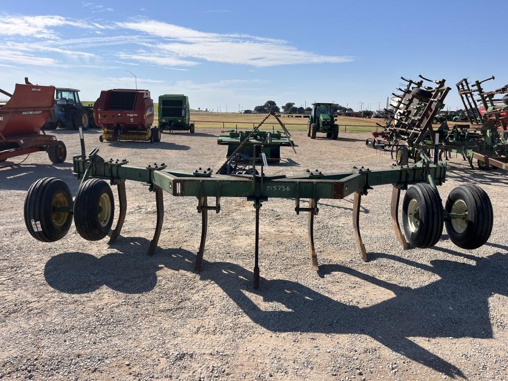 Image for 1991 John Deere 915