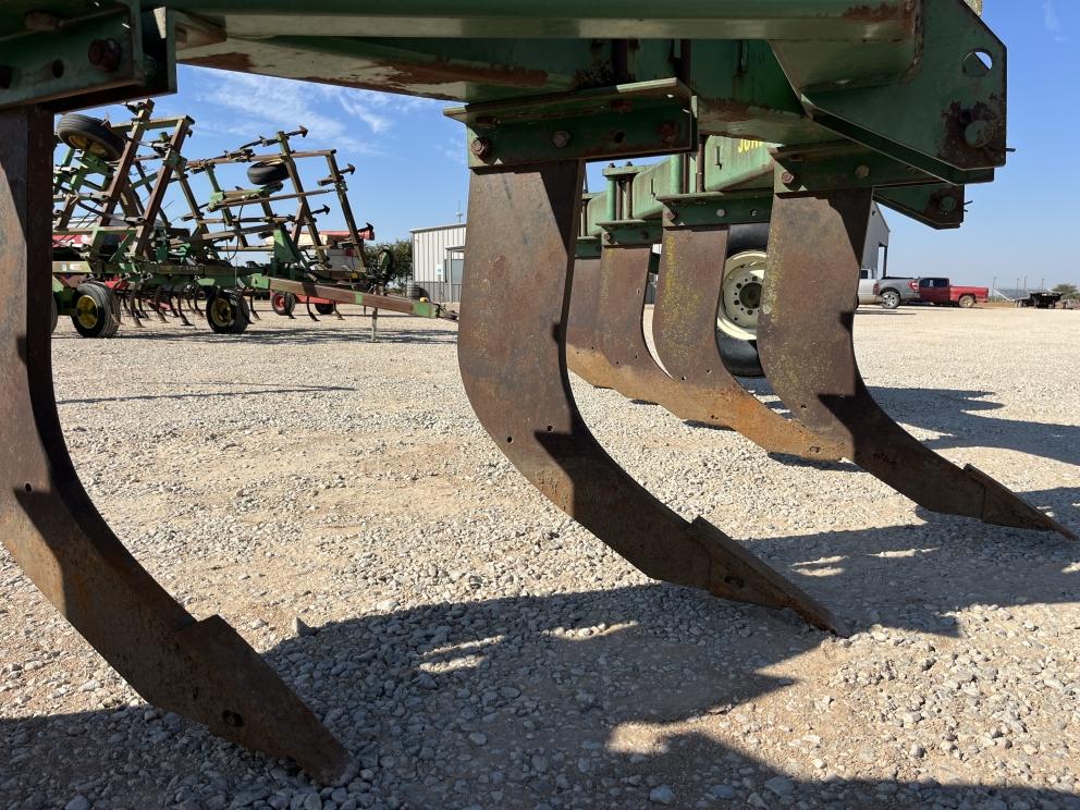 Image for 1991 John Deere 915