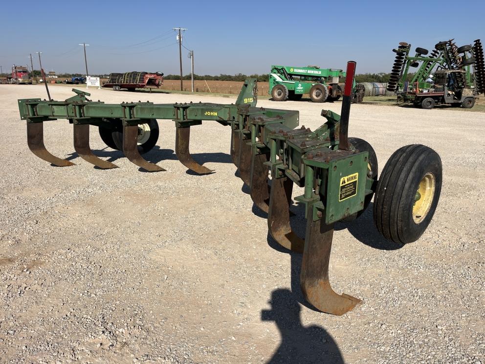 Image for 1991 John Deere 915