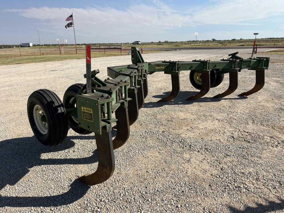 Image for 1991 John Deere 915