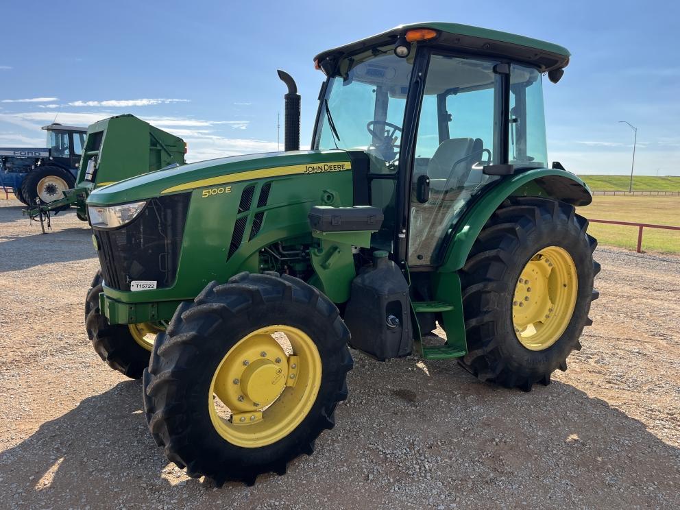 Image for 2017 John Deere 5100E