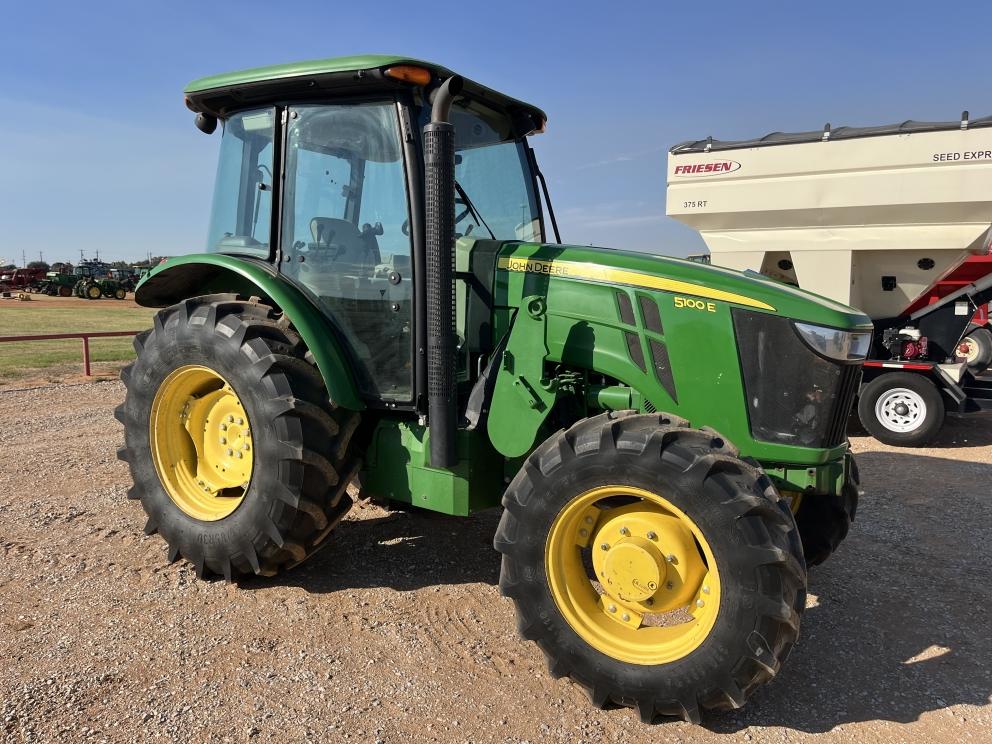 Image for 2017 John Deere 5100E