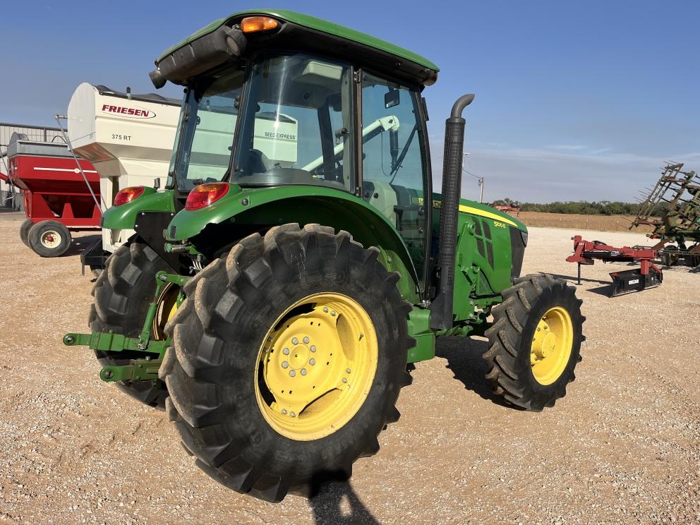 Image for 2017 John Deere 5100E