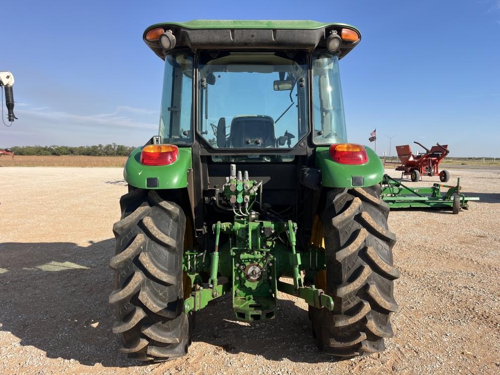 Image for 2017 John Deere 5100E