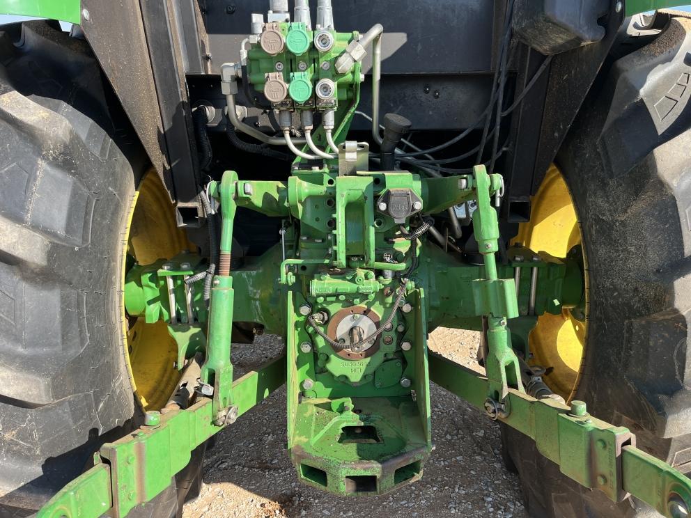 Image for 2017 John Deere 5100E