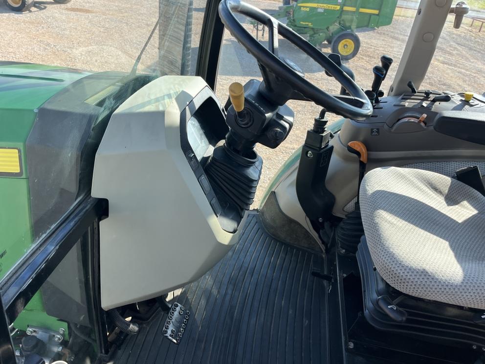 Image for 2017 John Deere 5100E