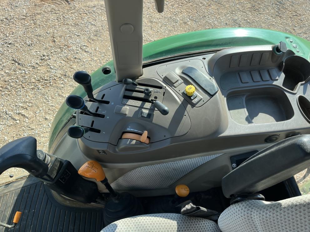 Image for 2017 John Deere 5100E