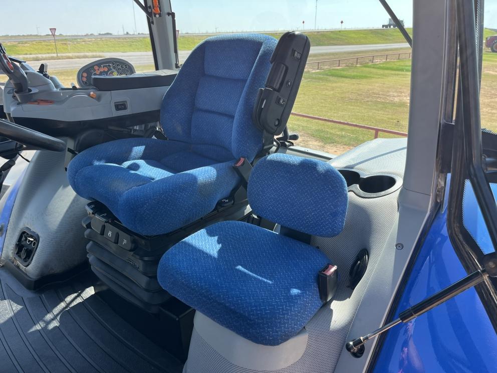 Image for 2018 New Holland T8.380