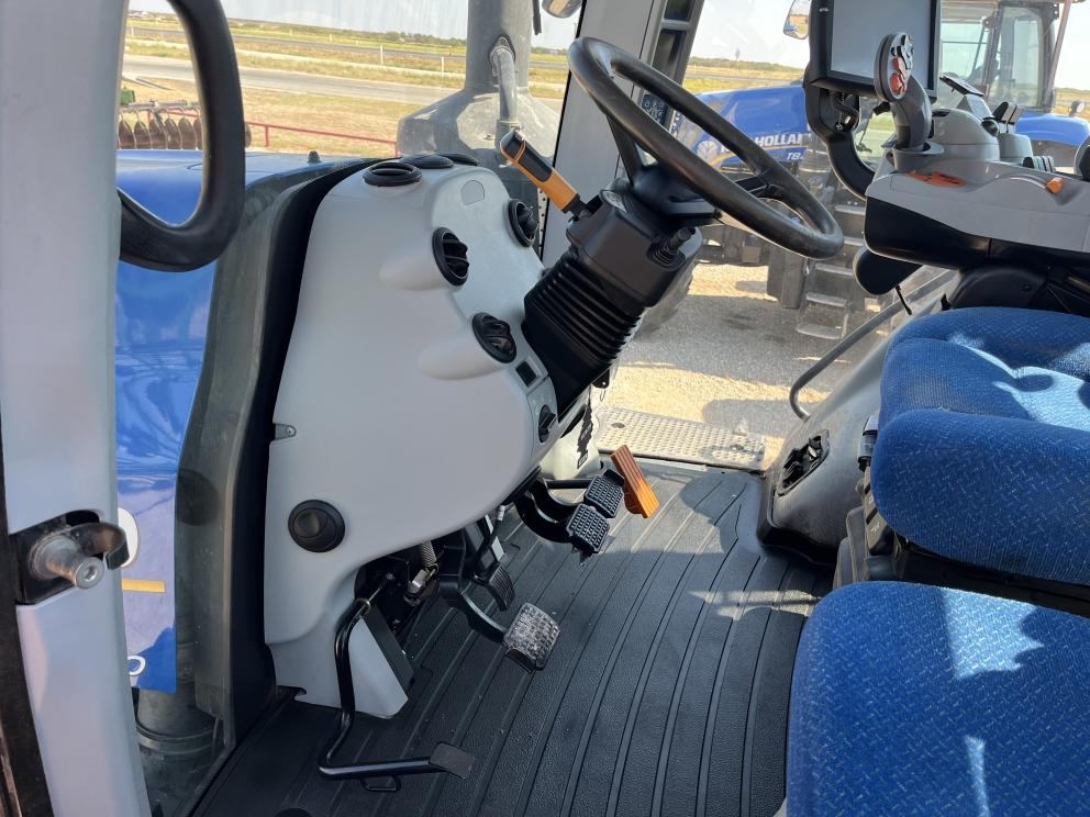 Image for 2018 New Holland T8.380