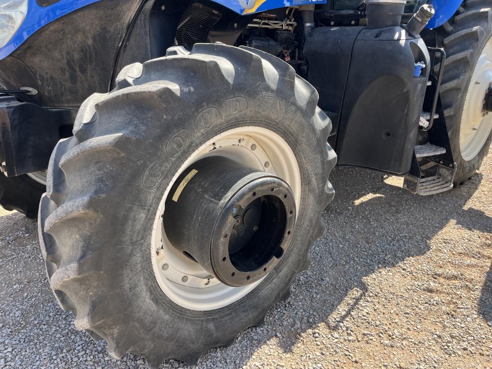 Image for 2015 New Holland T8.410