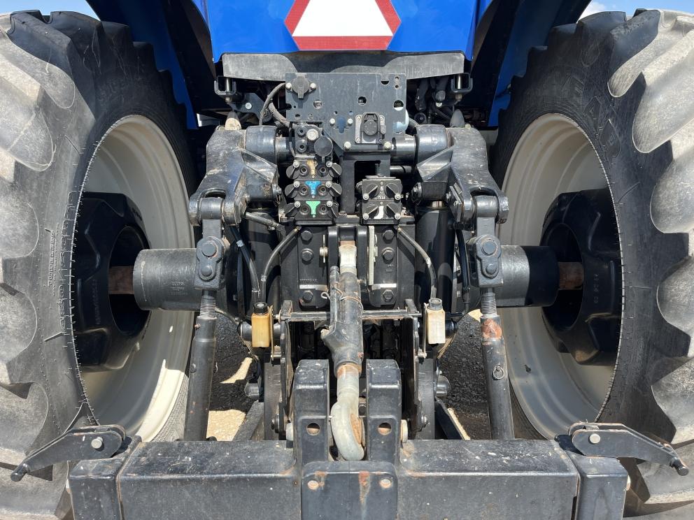 Image for 2015 New Holland T8.410