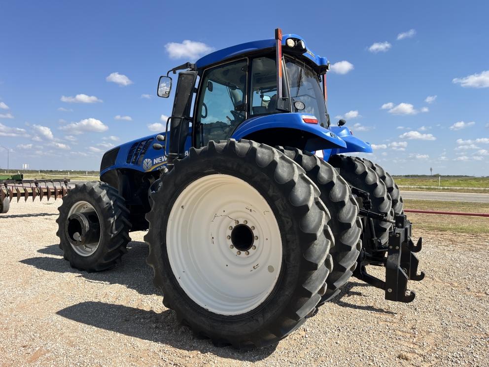 Image for 2015 New Holland T8.410