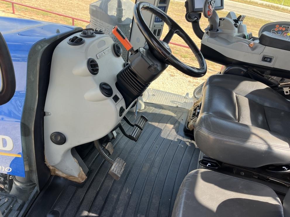 Image for 2015 New Holland T8.410