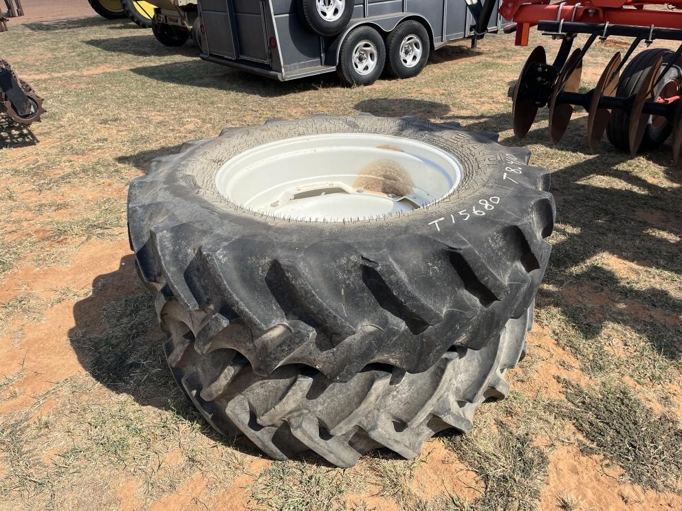 Image for 2015 New Holland T8.410