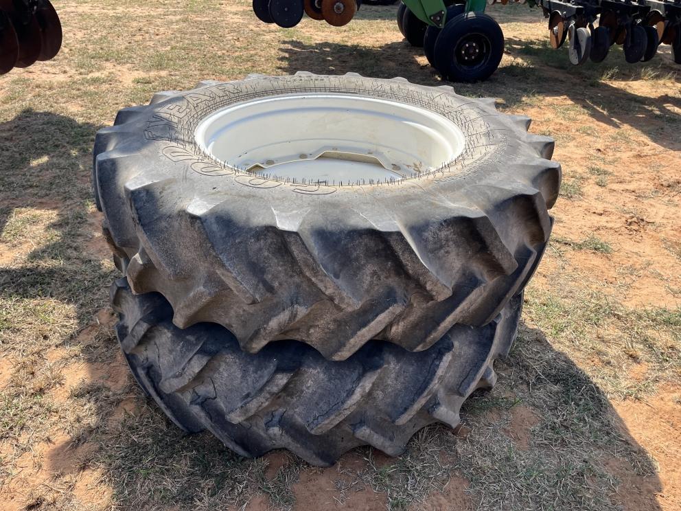 Image for 2015 New Holland T8.410