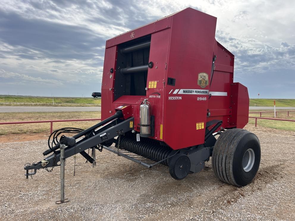 Image for 2017 Massey Ferguson 2946