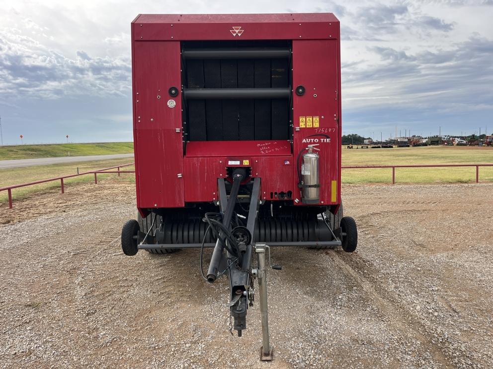 Image for 2017 Massey Ferguson 2946