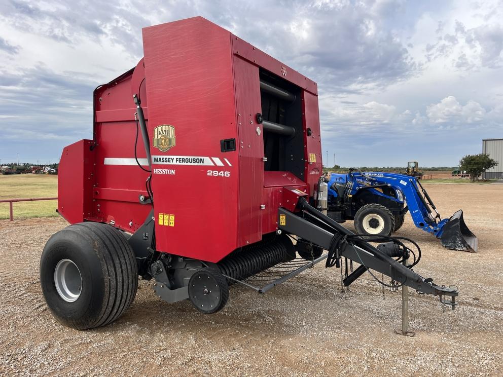 Image for 2017 Massey Ferguson 2946