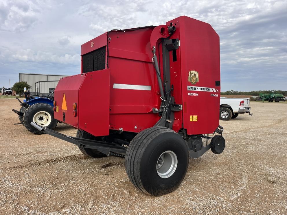 Image for 2017 Massey Ferguson 2946