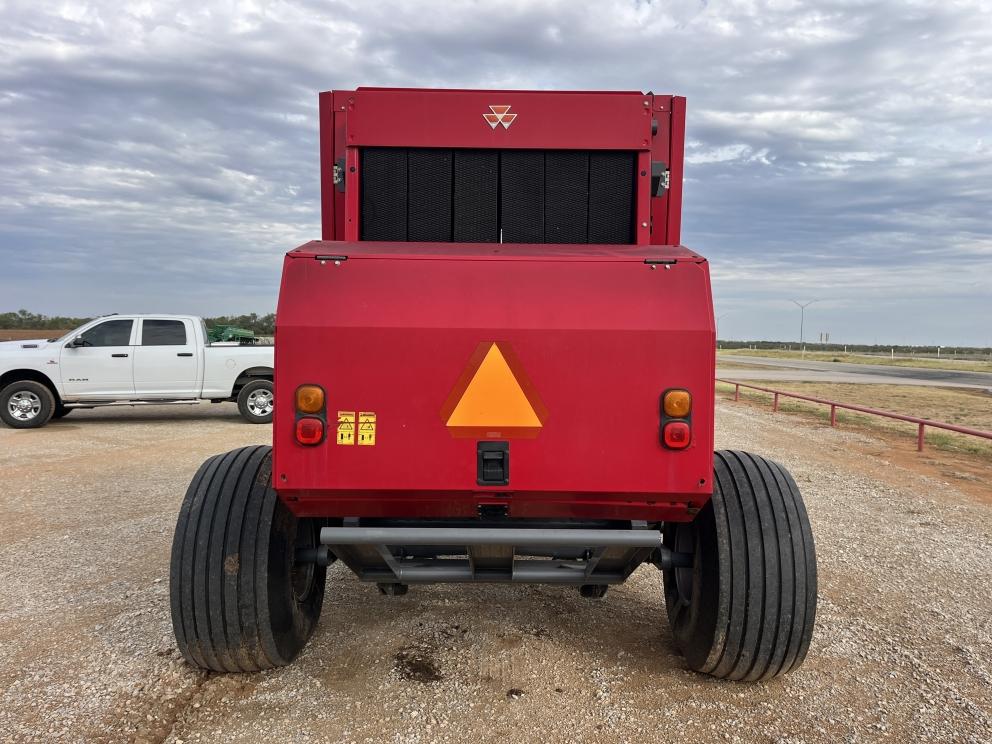 Image for 2017 Massey Ferguson 2946