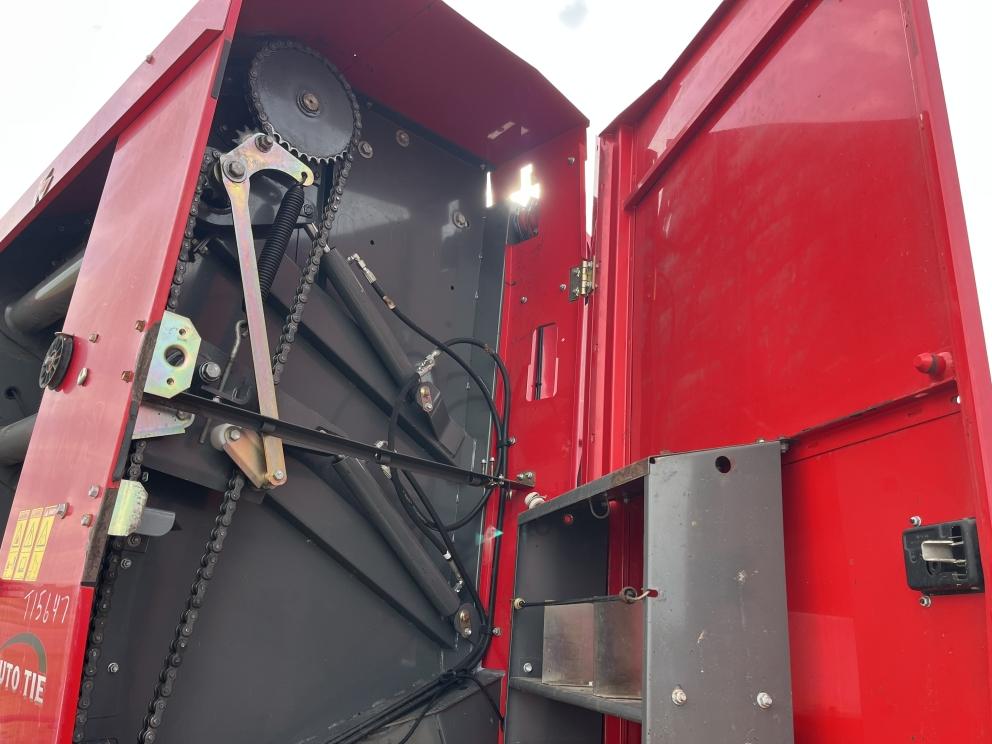 Image for 2017 Massey Ferguson 2946