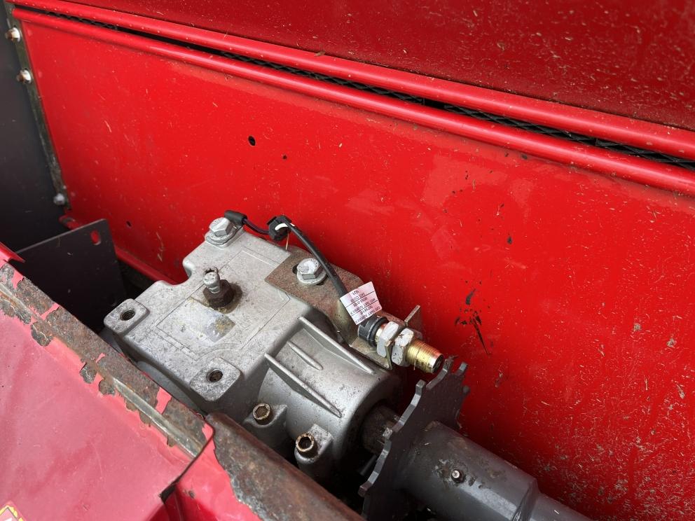 Image for 2017 Massey Ferguson 2946