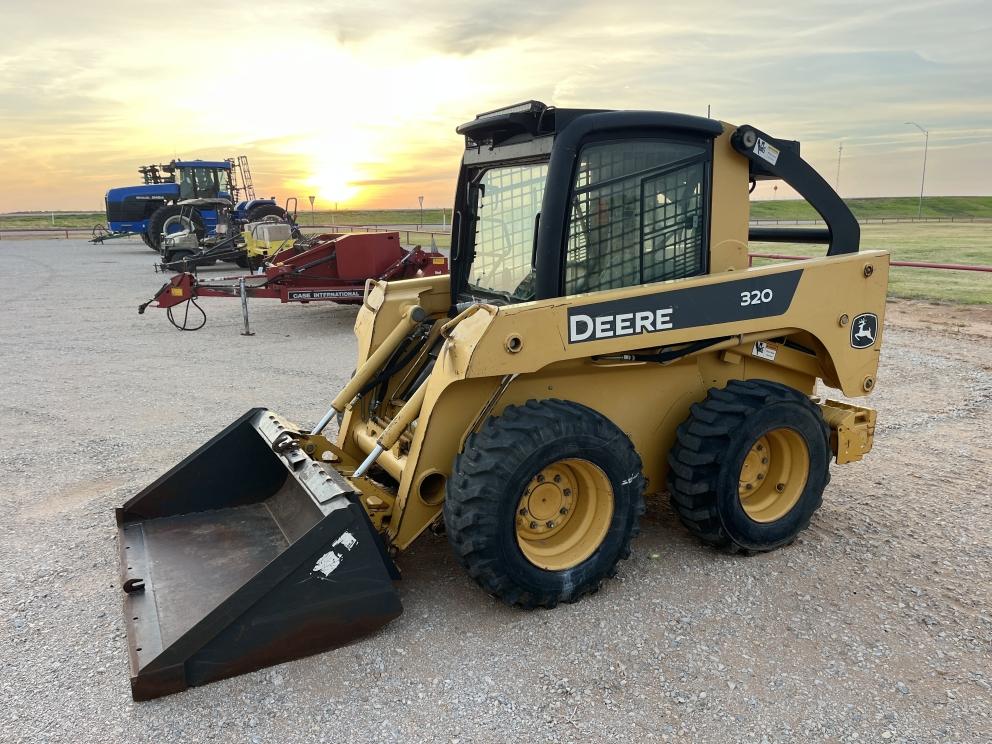 Image for 2006 John Deere 320