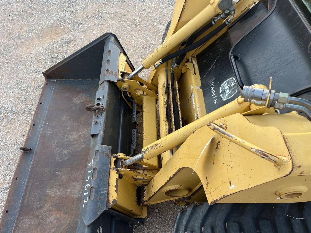 Image for 2006 John Deere 320
