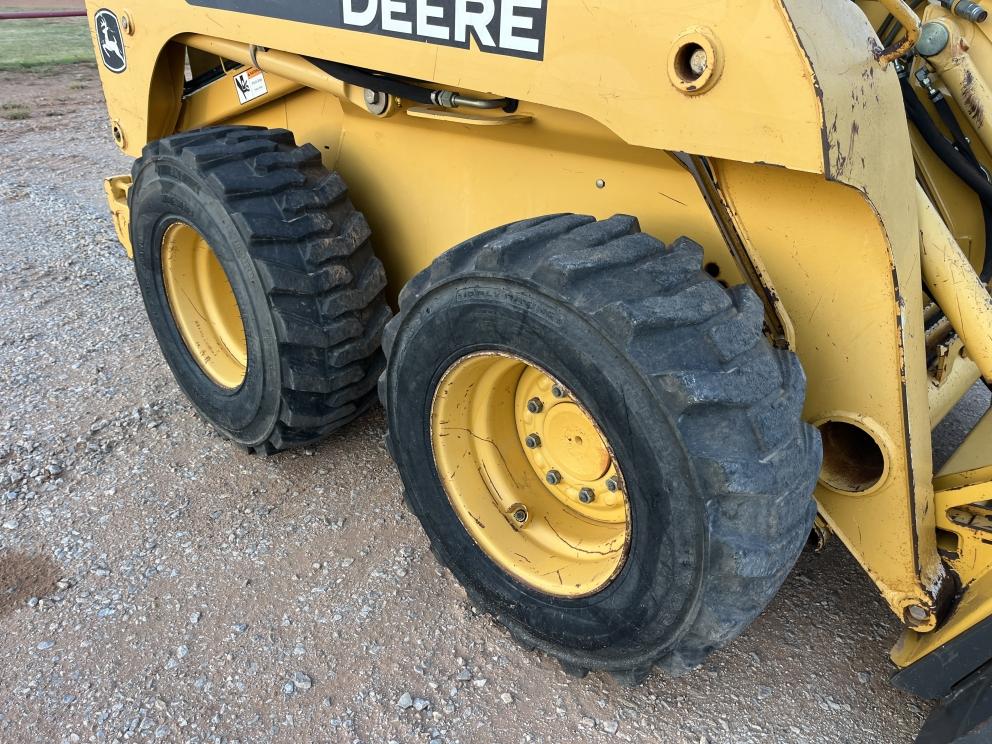 Image for 2006 John Deere 320